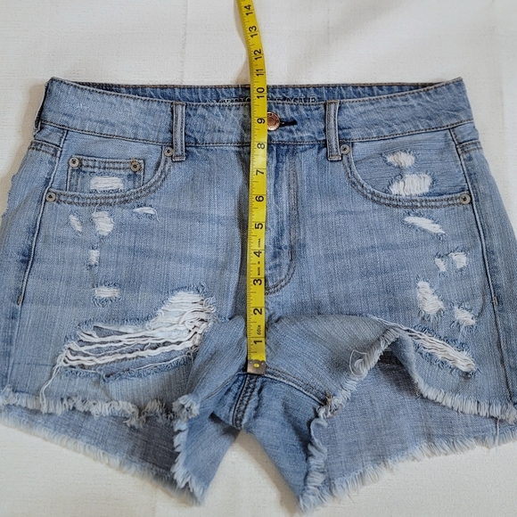 American Eagle Cutoff Denim Shorts Size 8 - Picture 3 of 9
